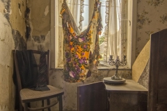 Belgian farm house - Curtains decay