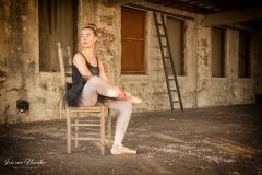 Ballerina - Thinking of a bright future -1