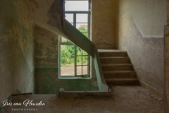 Composé militaire - Lighted stairwell -2