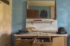 Small farmhouse - Dresser
